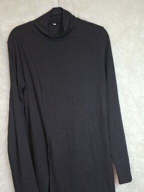 Women's Black Turtleneck Long-Sleeve Top